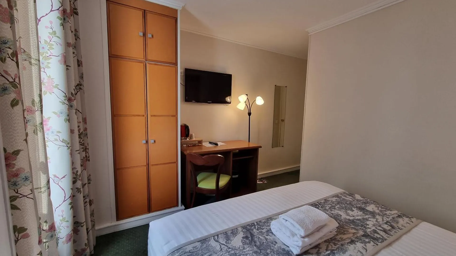 Hotel France Eiffel Paříž